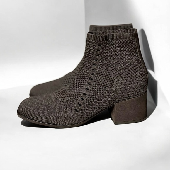 🌻Eileen Fisher Chocolate Brown Paron Stretch Crepe Knit Booties Size 5.5 - Picture 1 of 10